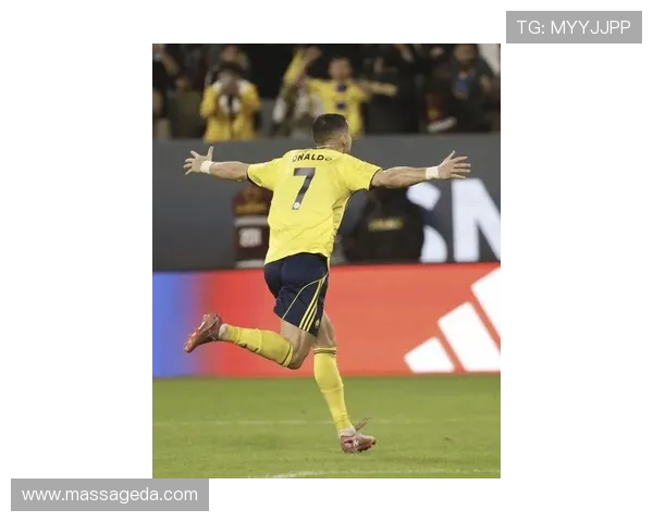 C罗40岁里程碑战双响助球队大胜